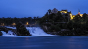 Rheinfall bei Nacht mit Schloss Laufen
